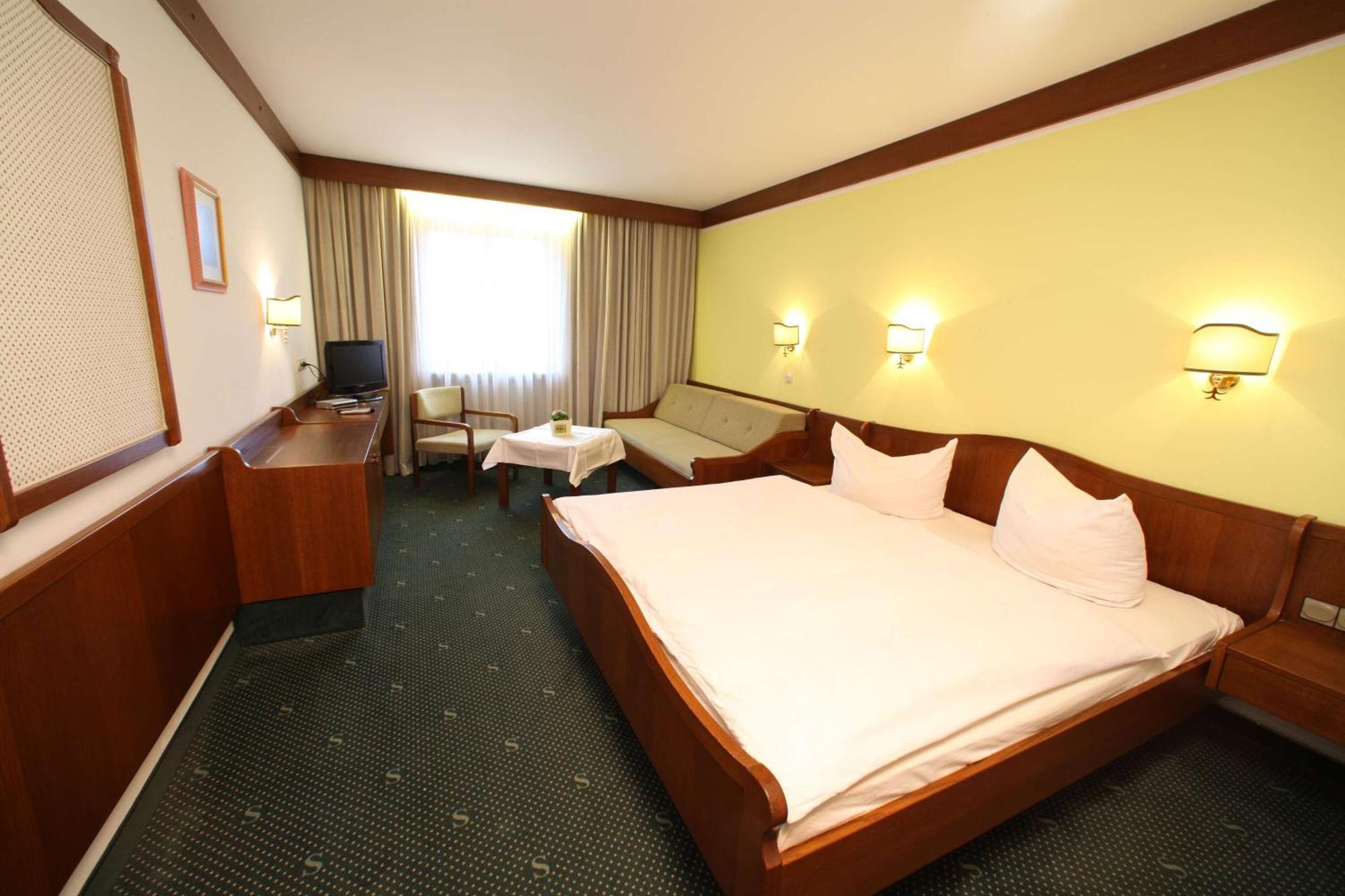 Hotel-Landgasthof Schuster Грединг Экстерьер фото