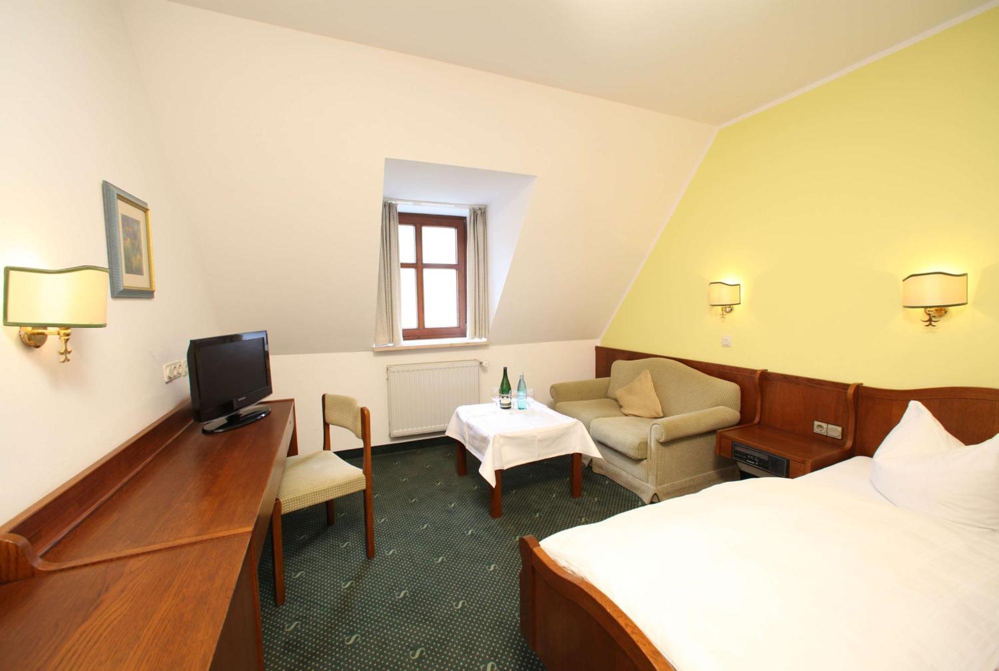 Hotel-Landgasthof Schuster Грединг Экстерьер фото